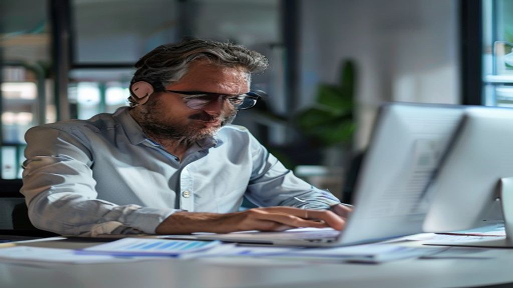 Invoicing software helps businesses manage billing and payments efficiently online.